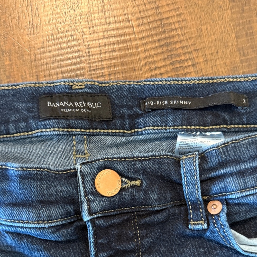 Banana Republic Mid-Rise Skinny - Picture 2 of 8